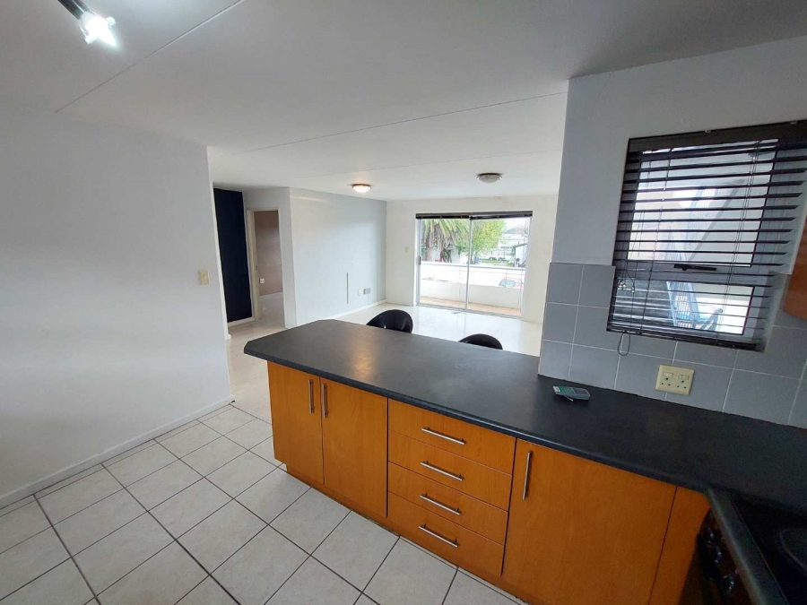 To Let 2 Bedroom Property for Rent in Lansdowne Western Cape